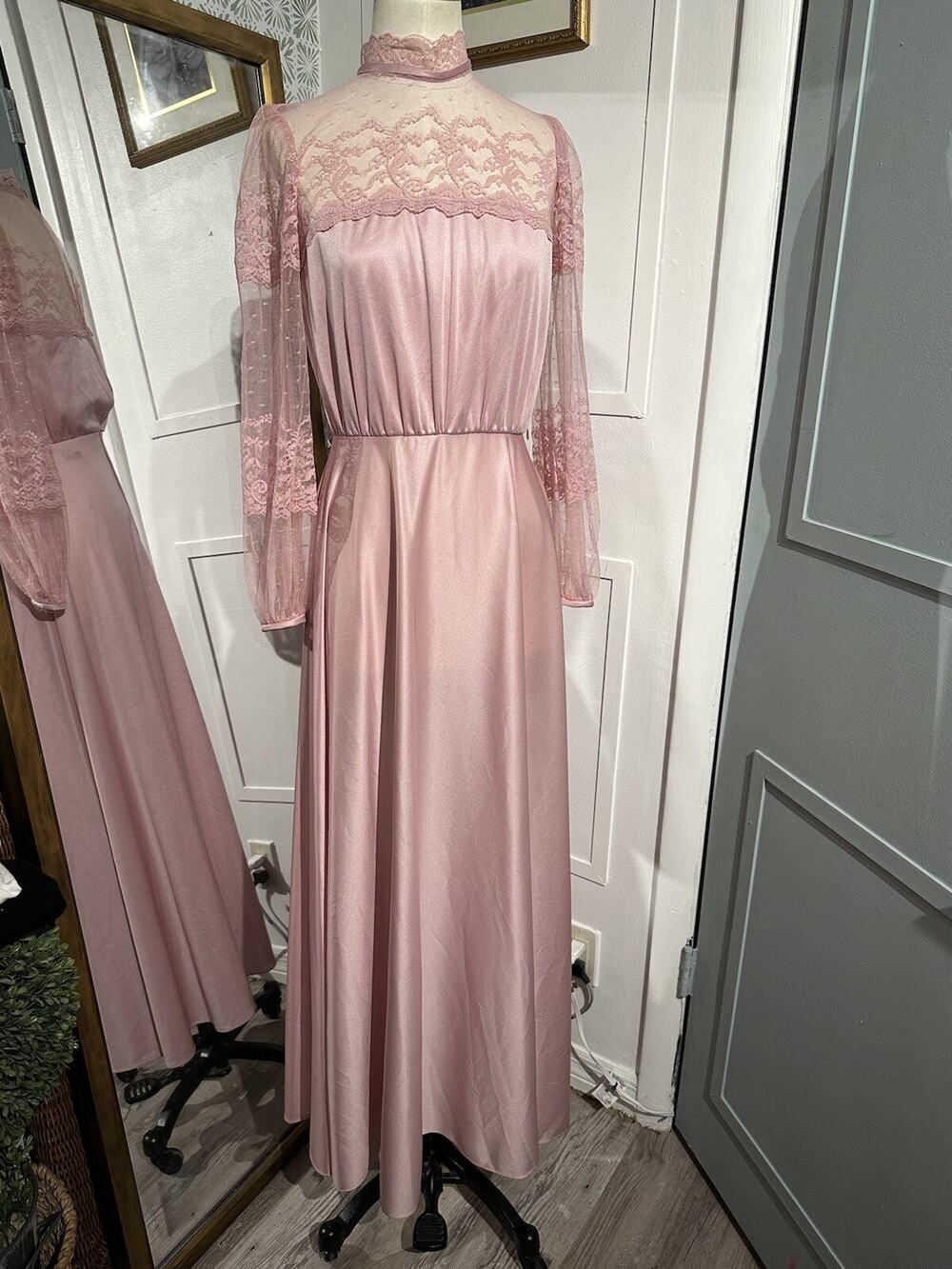 Vintage Women’s JCPenney Fashions Pink Gown Dress Sheer Lace Arms